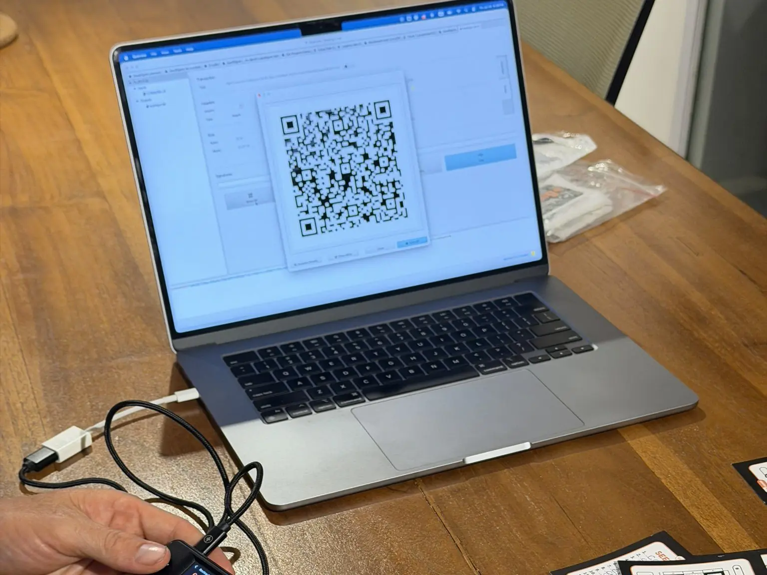 Signing a Bitcoin transaction with a hardware wallet at a Code Orange workshop